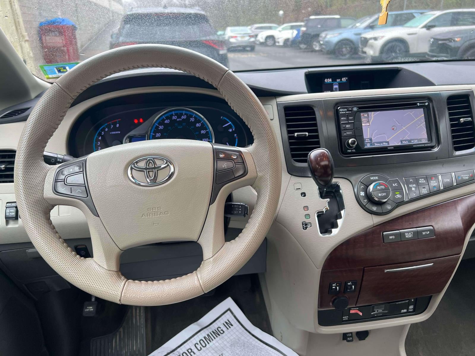 2014 Toyota Sienna XLE 7 Passenger