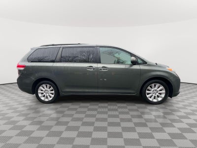 2014 Toyota Sienna XLE 7 Passenger