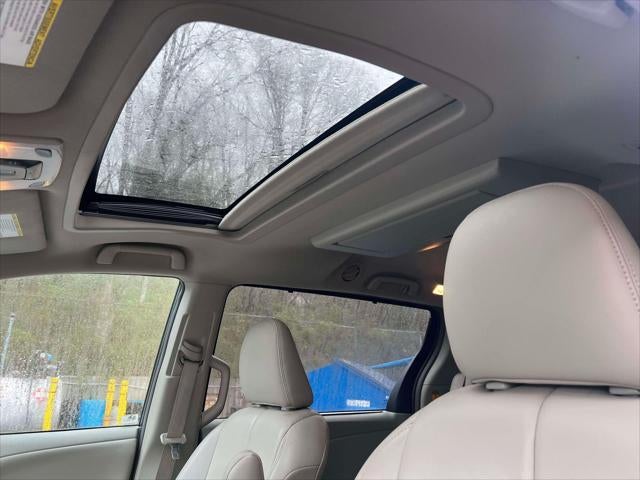 2014 Toyota Sienna XLE 7 Passenger