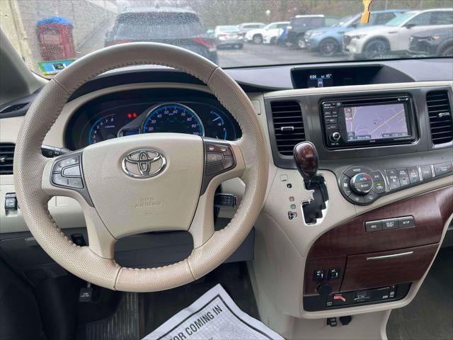 2014 Toyota Sienna XLE 7 Passenger