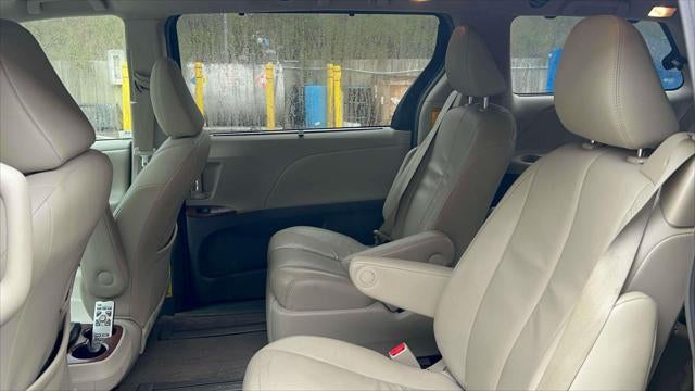 2014 Toyota Sienna XLE 7 Passenger