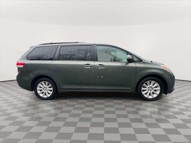 2014 Toyota Sienna XLE 7 Passenger