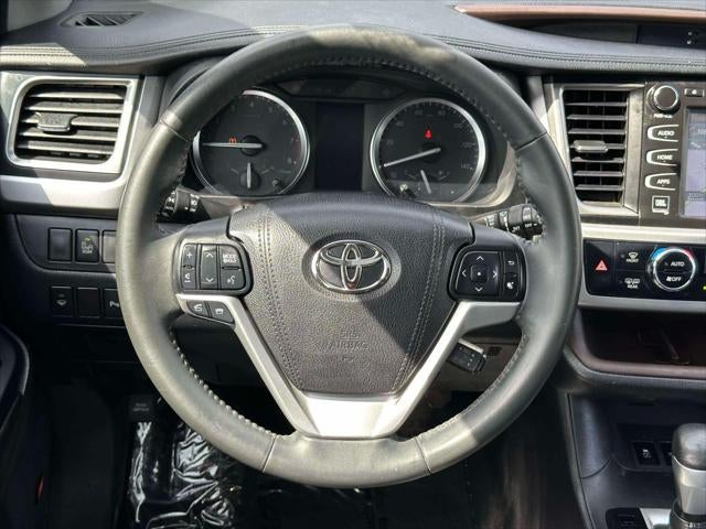 2016 Toyota Highlander Limited V6