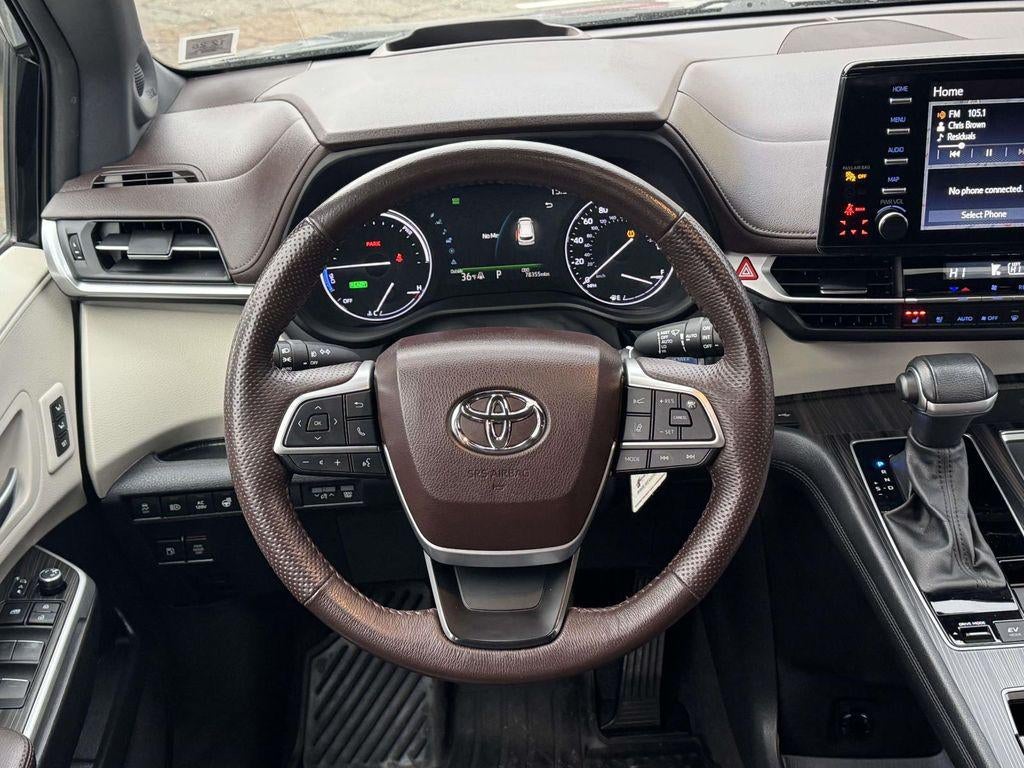 2023 Toyota Sienna Platinum
