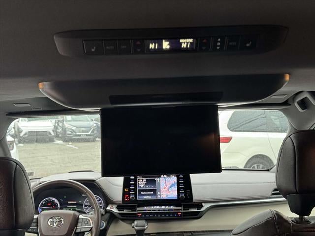 2023 Toyota Sienna Platinum