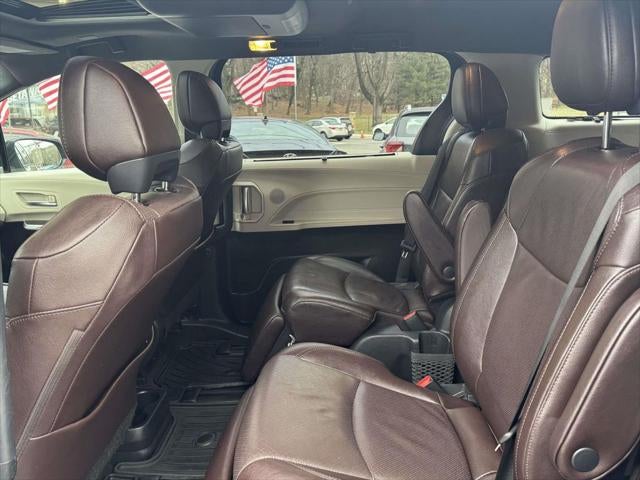 2023 Toyota Sienna Platinum