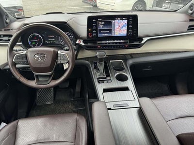 2023 Toyota Sienna Platinum