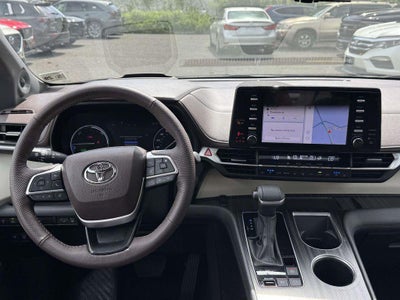 2024 Toyota Sienna Platinum