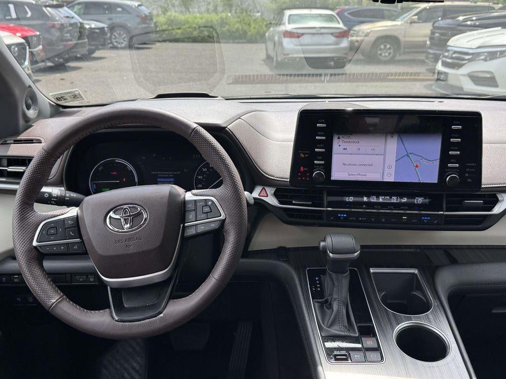 2024 Toyota Sienna Platinum