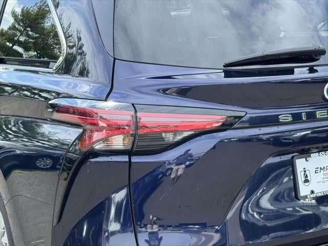 2024 Toyota Sienna Platinum