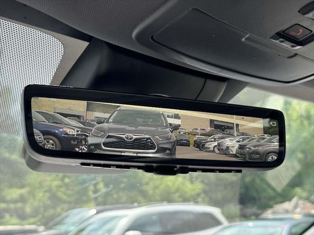 2024 Toyota Sienna Platinum