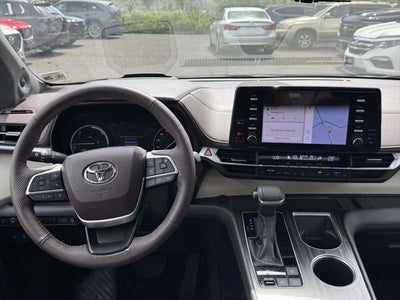 2024 Toyota Sienna Platinum