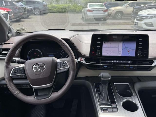 2024 Toyota Sienna Platinum