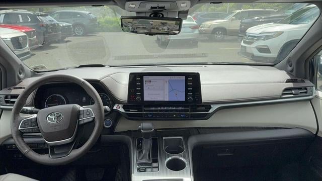 2024 Toyota Sienna Platinum