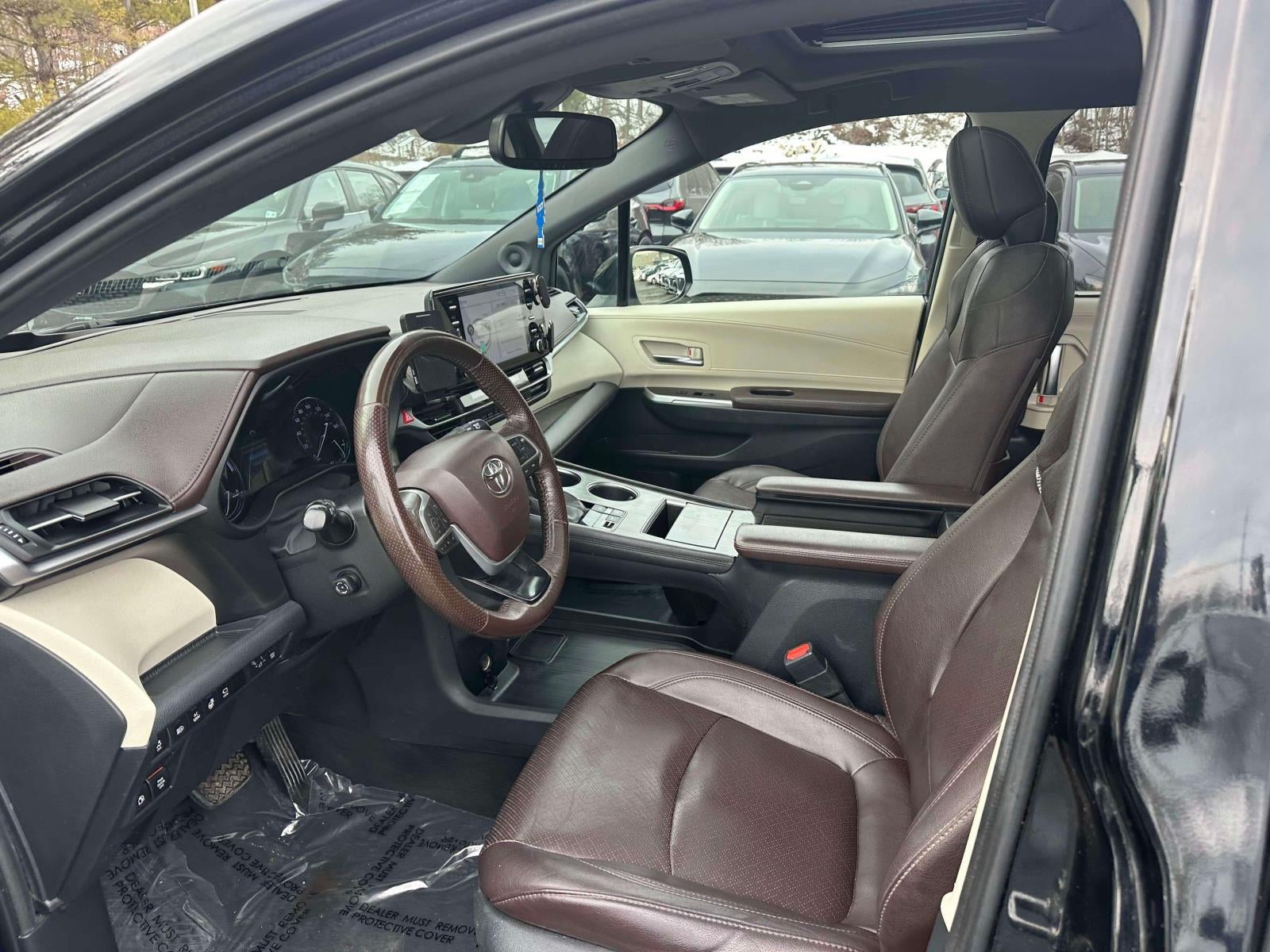 2022 Toyota Sienna Platinum