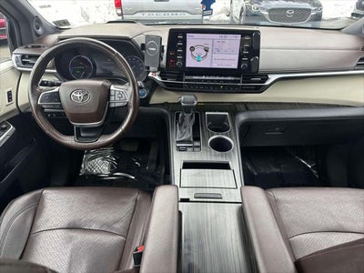 2022 Toyota Sienna Platinum