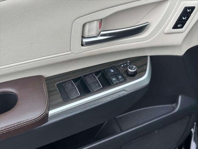 2022 Toyota Sienna Platinum
