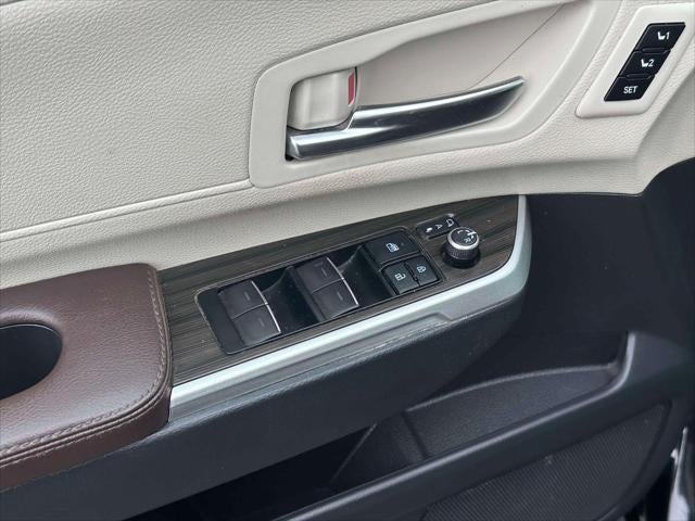 2022 Toyota Sienna Platinum