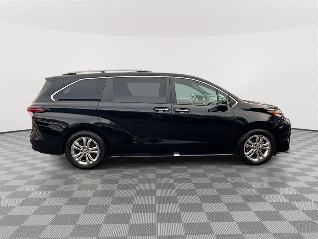 2022 Toyota Sienna Platinum