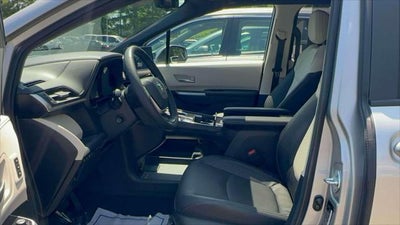 2025 Toyota Sienna Platinum
