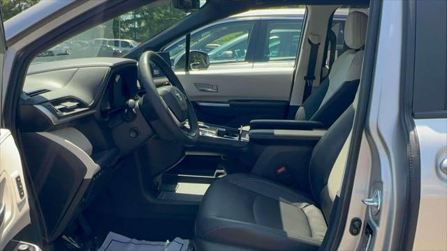 2025 Toyota Sienna Platinum
