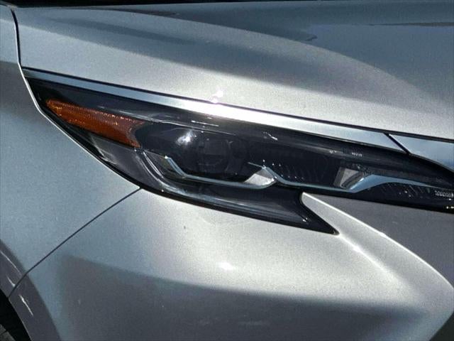 2025 Toyota Sienna Platinum