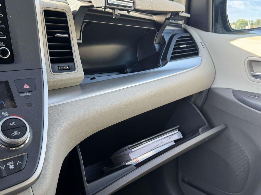 2020 Toyota Sienna LE