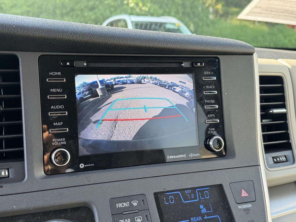 2020 Toyota Sienna LE