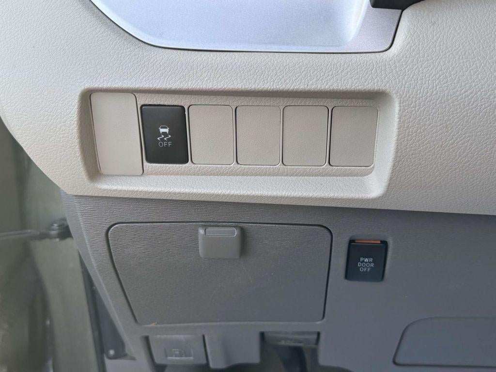 2020 Toyota Sienna LE
