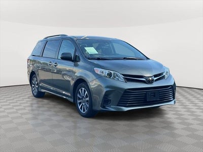 2020 Toyota Sienna LE