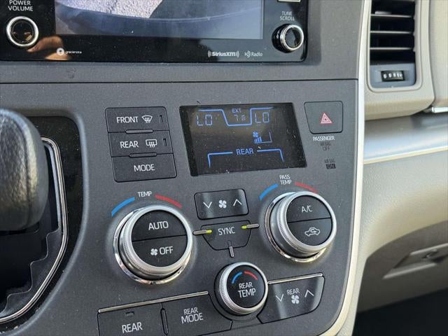 2020 Toyota Sienna LE