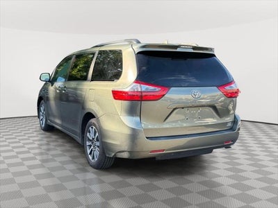 2020 Toyota Sienna LE