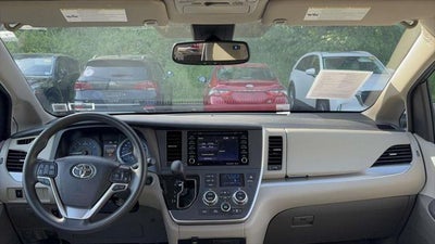 2020 Toyota Sienna LE