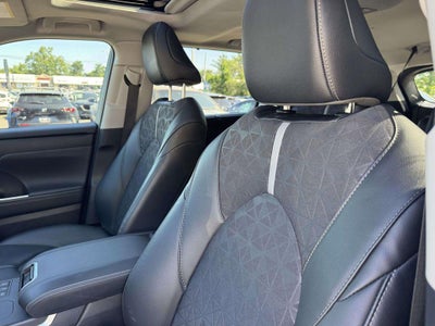 2024 Toyota Highlander Hybrid XLE Nightshade