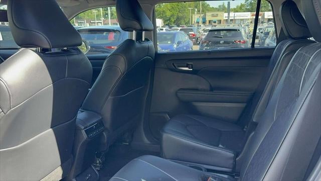 2024 Toyota Highlander Hybrid XLE Nightshade