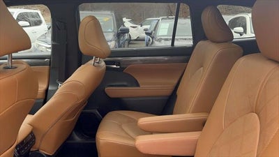 2024 Toyota Highlander Platinum