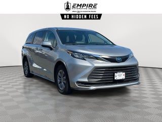 2022 Toyota Sienna LE