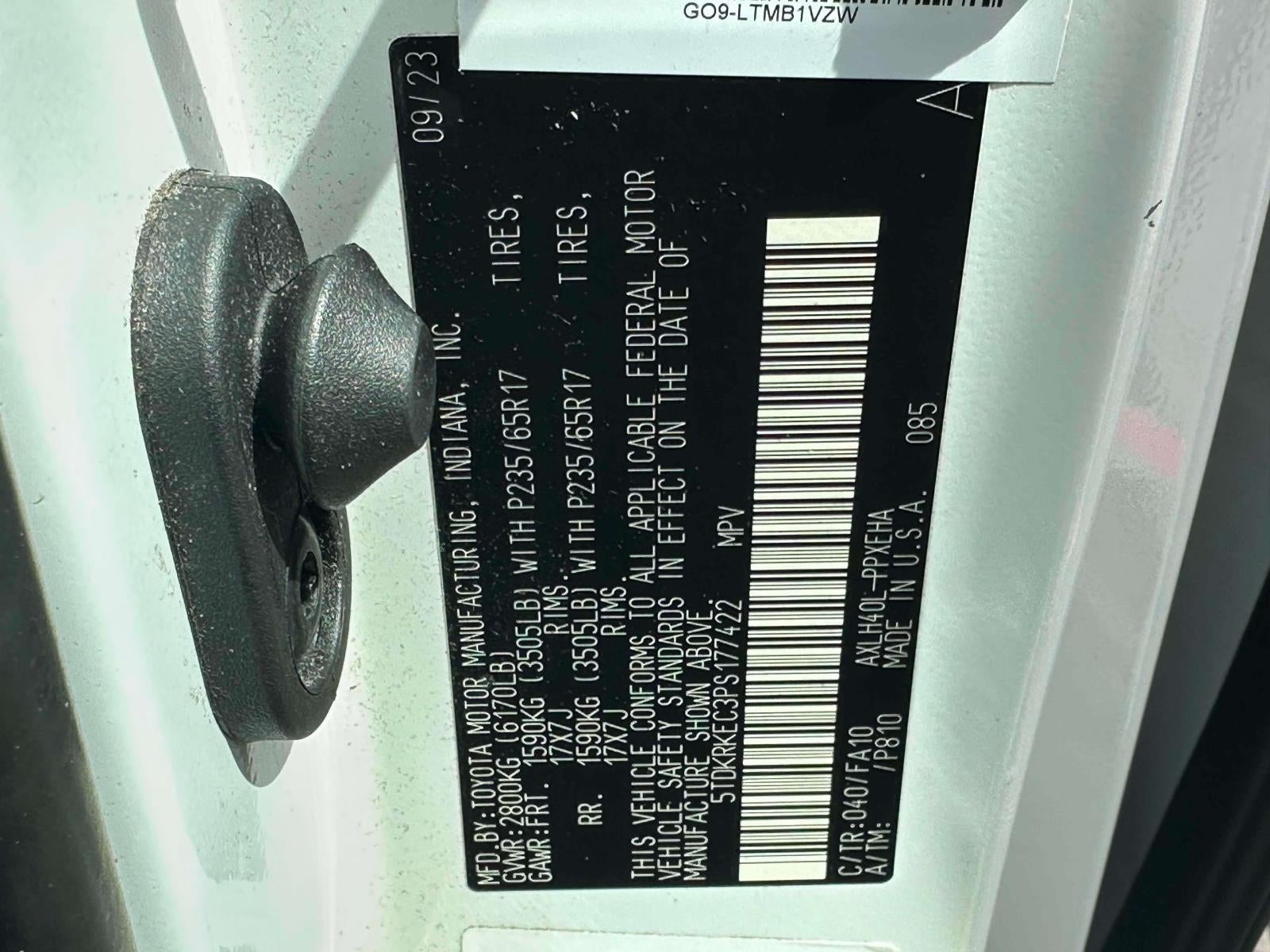 2023 Toyota Sienna LE