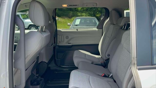 2023 Toyota Sienna LE