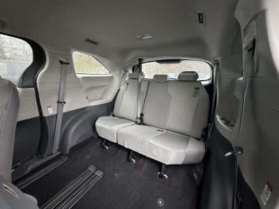 2021 Toyota Sienna LE
