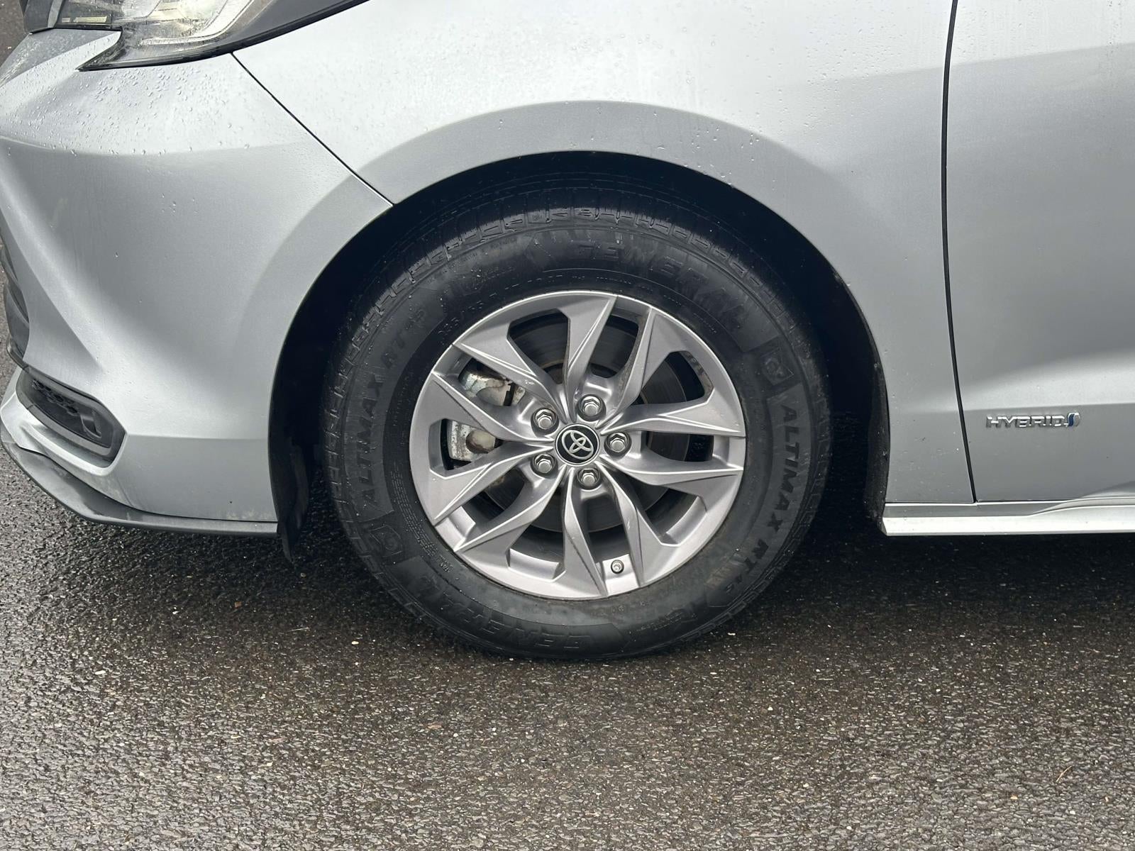 2021 Toyota Sienna LE