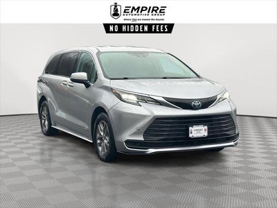 2021 Toyota Sienna LE