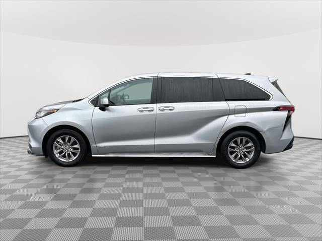 2021 Toyota Sienna LE
