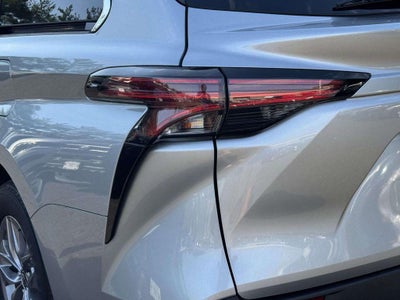 2022 Toyota Sienna LE