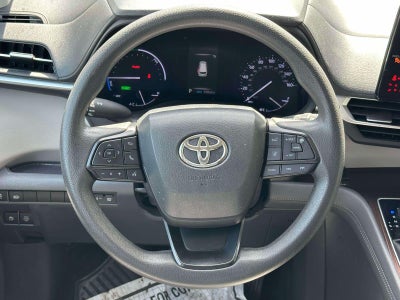 2023 Toyota Sienna LE