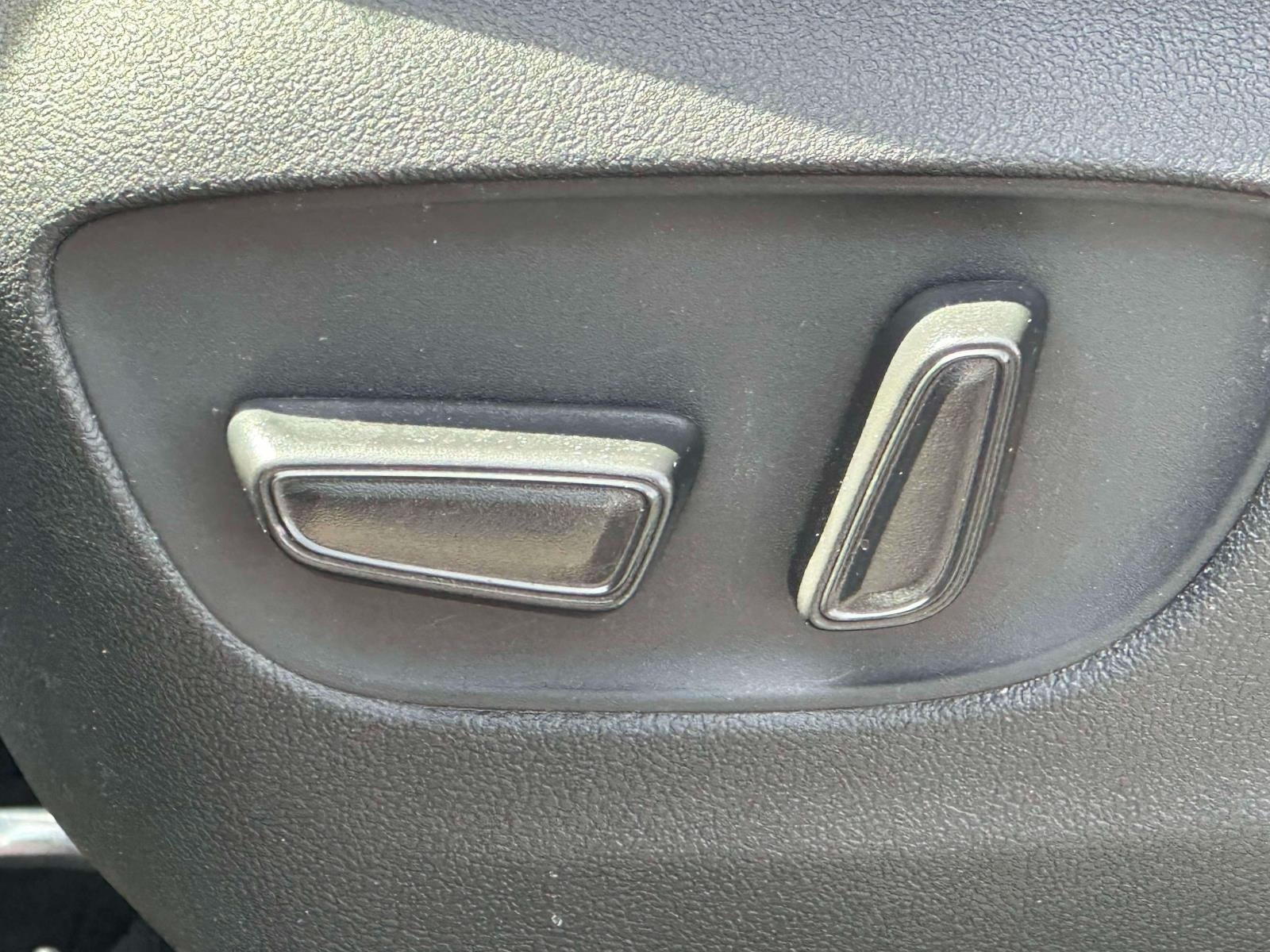 2023 Toyota Sienna LE