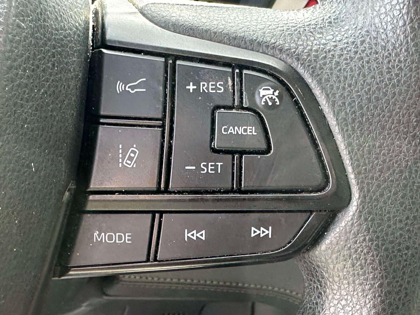 2023 Toyota Sienna LE