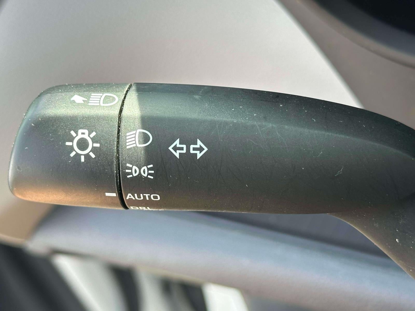 2023 Toyota Sienna LE