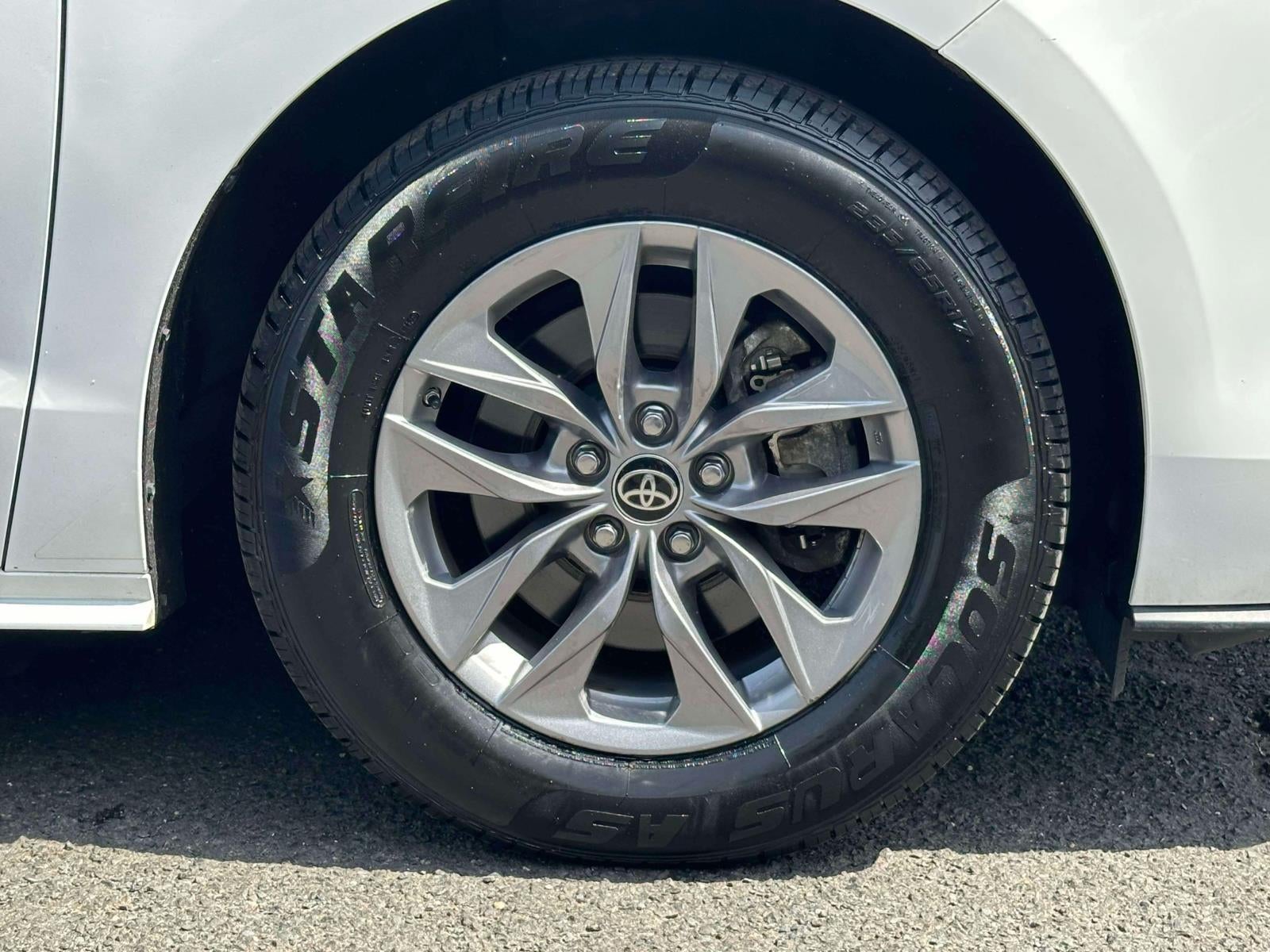 2023 Toyota Sienna LE