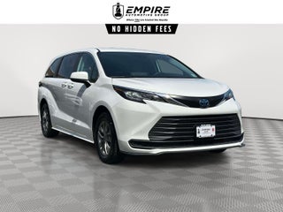 2023 Toyota Sienna LE